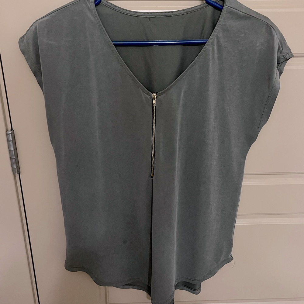 Olive- Short sleeve- Business casual- Great condition